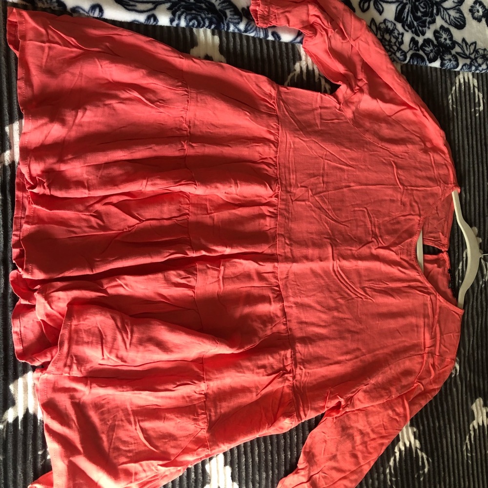 Staccato Flowing top in coral pink color size L